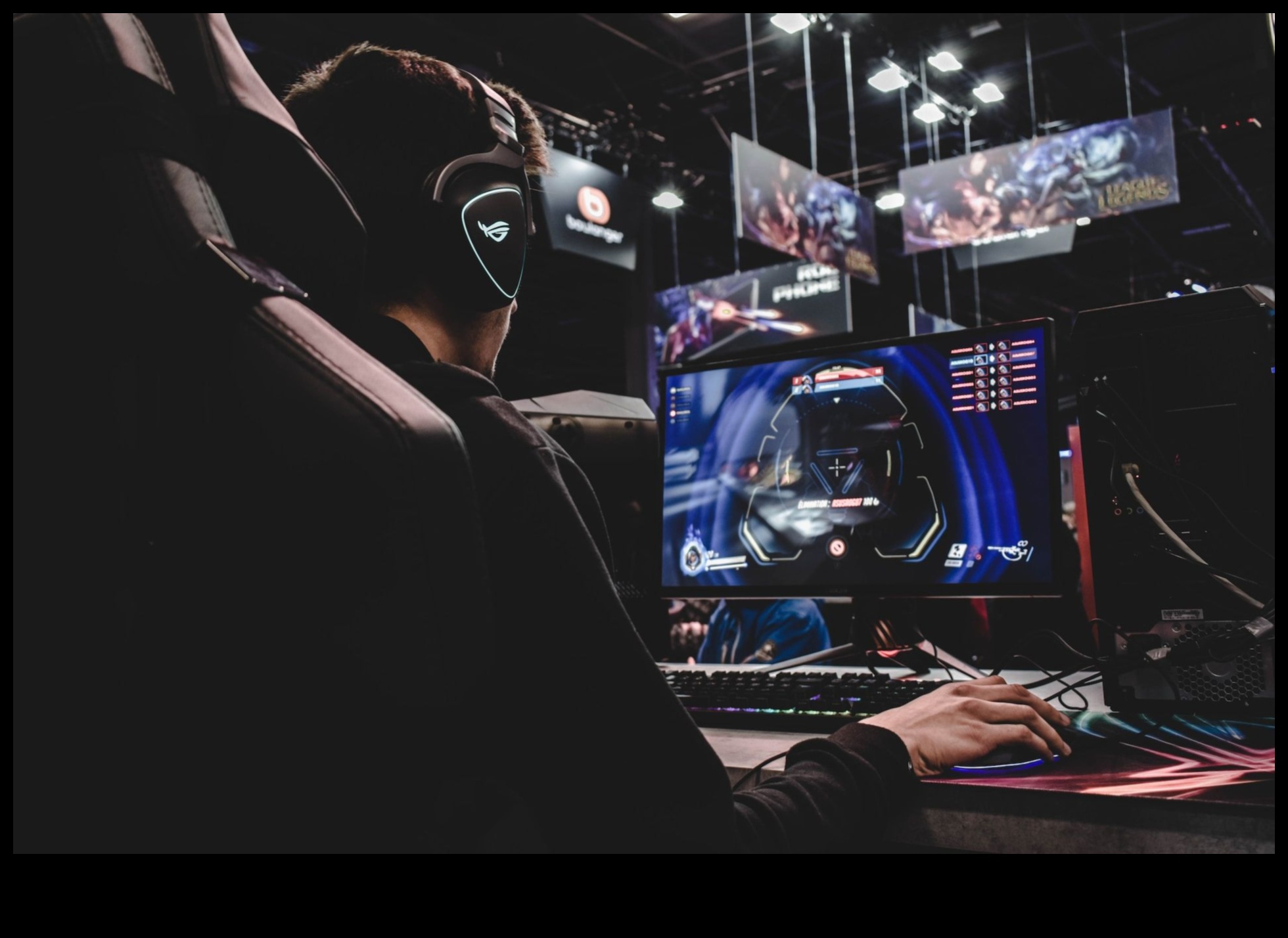 Spēļu simfonija: monitori ar adaptīvām audio tehnoloģijām