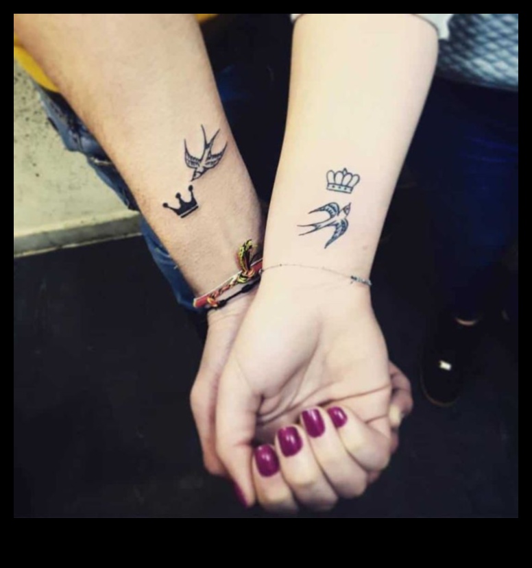Forever Linked: Simboliski pāra tetovējumi partneriem