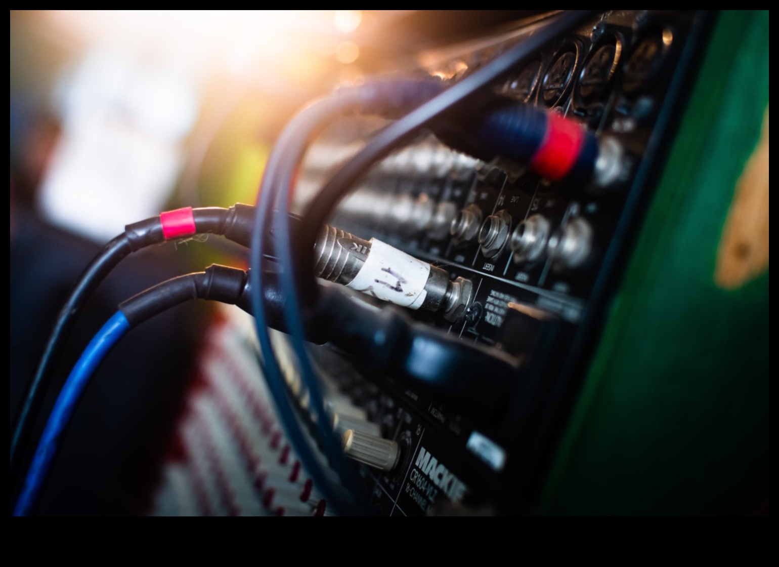 Melodijas bez samezglošanās: kabeļu pārvaldības risinājumi audio elektronikai