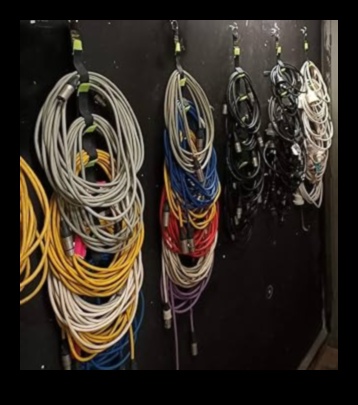 Melodijas bez samezglošanās: kabeļu pārvaldības risinājumi audio elektronikai