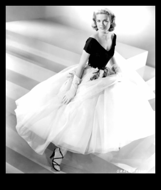 Krāšņs mantojums: vintage tērpi, kas raksturo eleganci