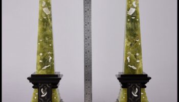 Obeliski un onikss: dārgakmeņi Ēģiptes mākslā